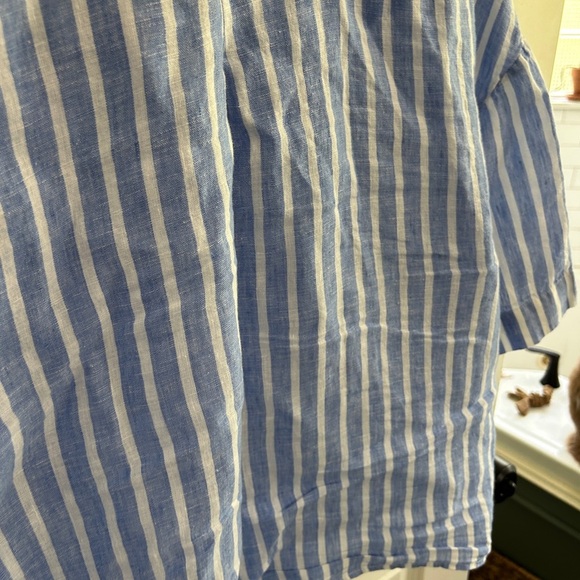 EUC H&M blue and white striped linen button down, Medium. Boxy and oversized - Picture 9 of 12